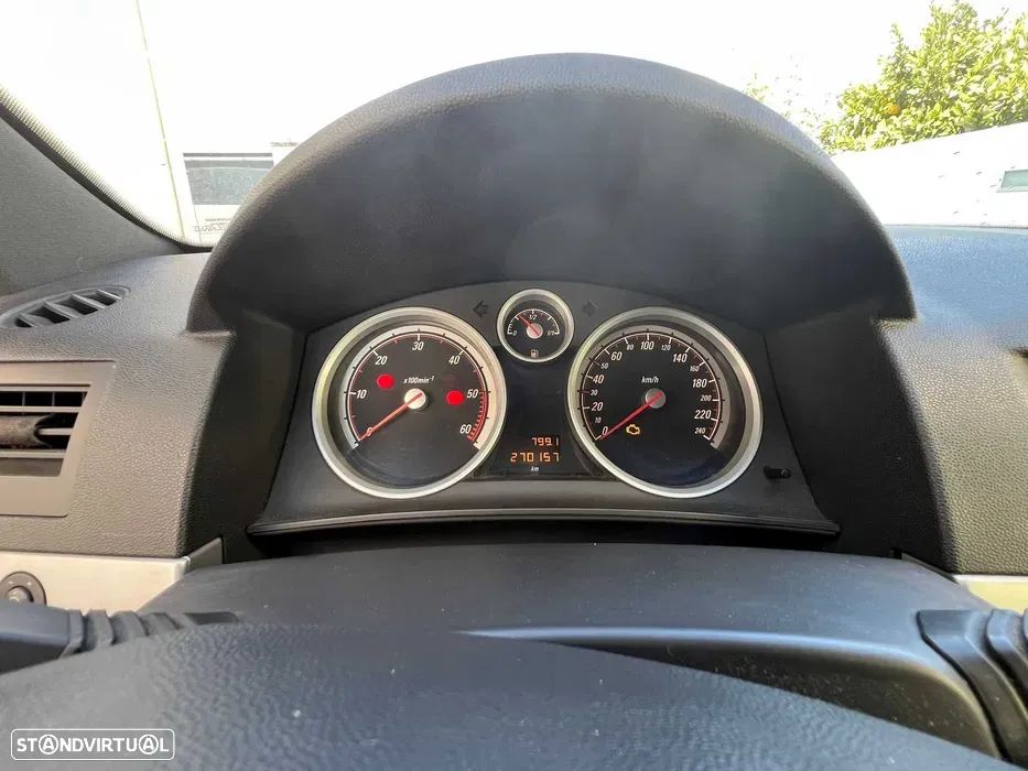 Opel Astra GTC 1.3 CDTi - 4