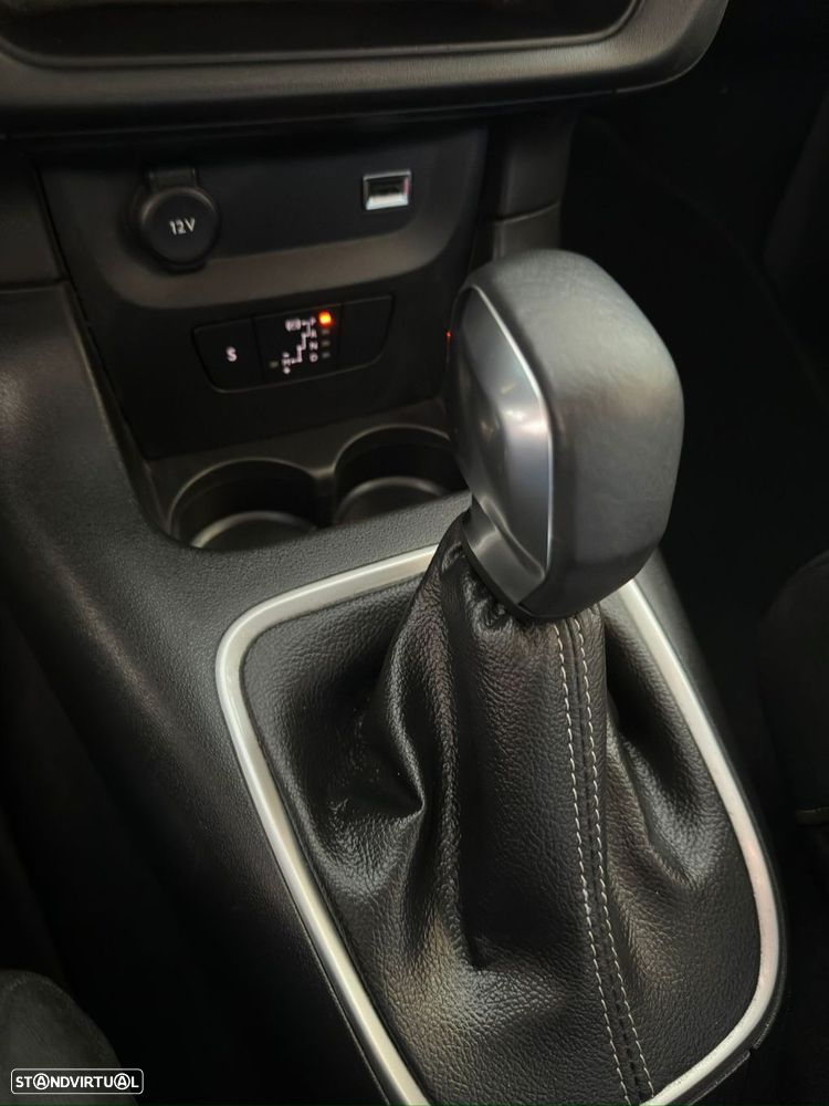 Citroën C3 1.2 PureTech Shine EAT6 - 11