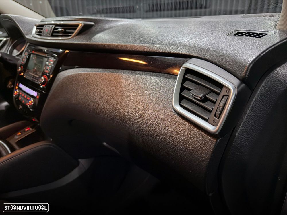 Nissan Qashqai 1.5 dCi N-Connecta - 26