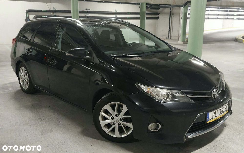 Toyota Auris 1.6 Valvematic Edition - 1