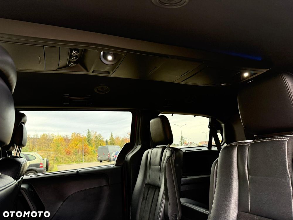 Dodge Grand Caravan - 13