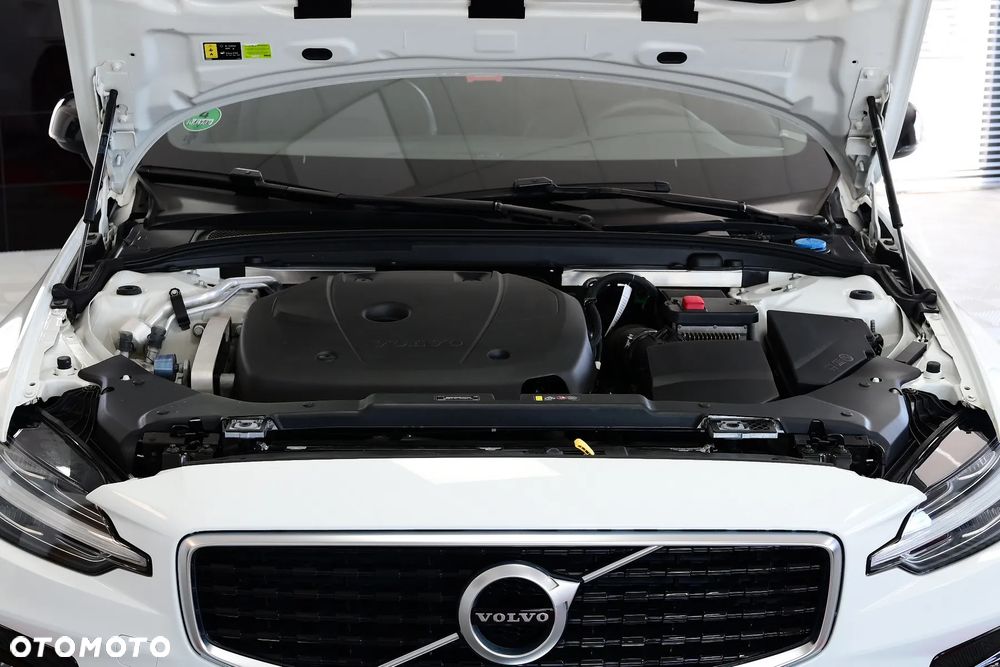 Volvo S60 T4 R-Design - 9