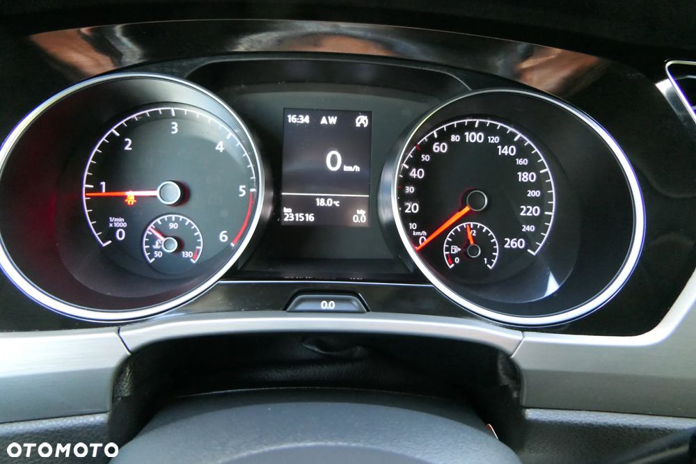 Volkswagen Touran 2.0 TDI BMT Highline DSG - 30