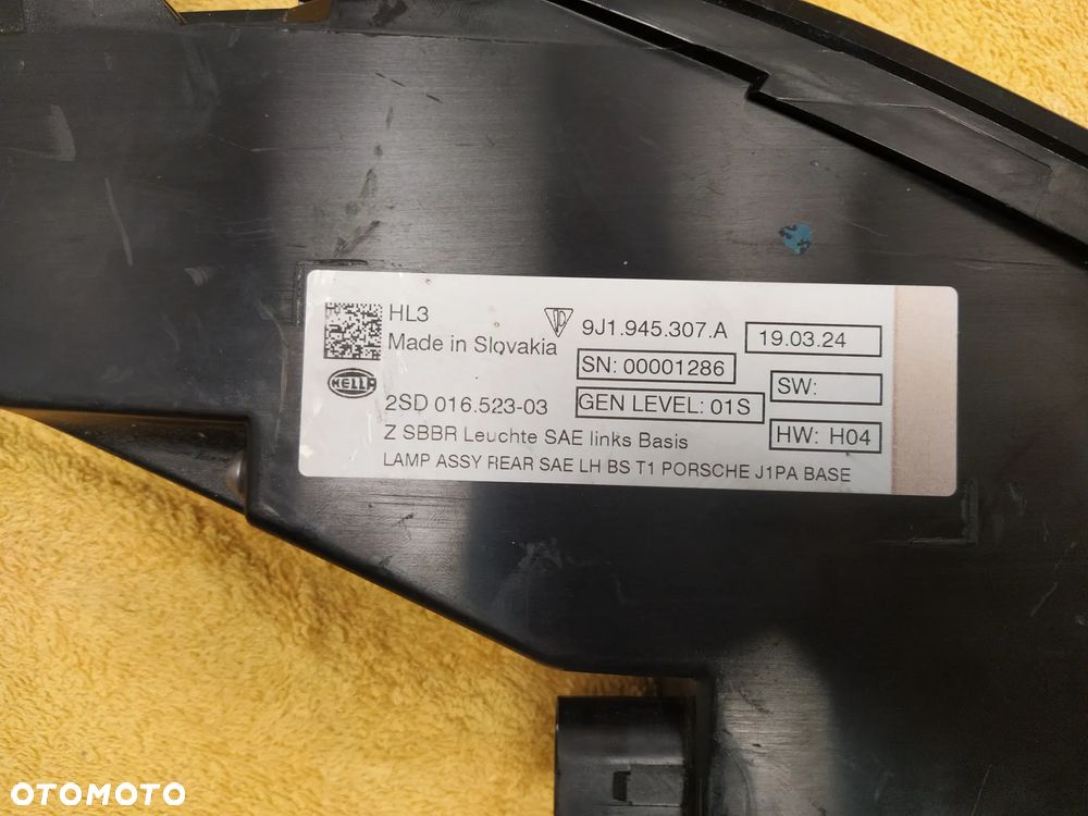 PORSCHE TAYCAN 9JA 19- LAMPA TYŁ TYLNA LED PRAWA LEWA BLENDA ŚRODKOWA W KLAPĘ BAGAŻNIKA BASE USA KOMPLET ORYGINAŁ - 19