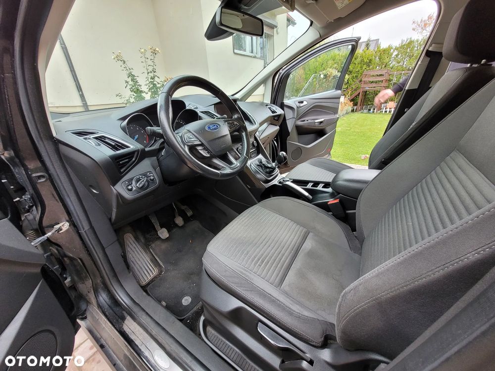 Ford Grand C-MAX - 10