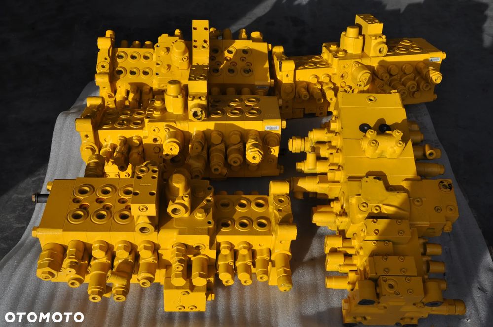 Rozdzielacz hydrauliczny Komatsu PC 170 - 1
