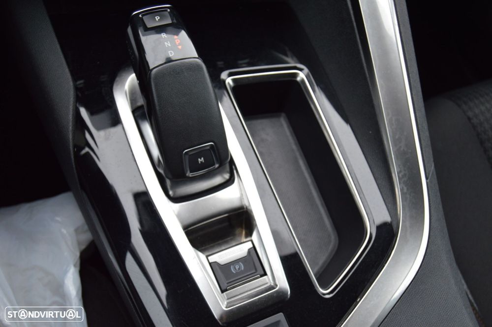 Peugeot 5008 1.2 PureTech Allure EAT6 - 33