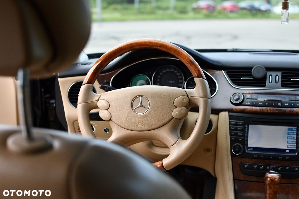 Mercedes-Benz CLS 500 - 29