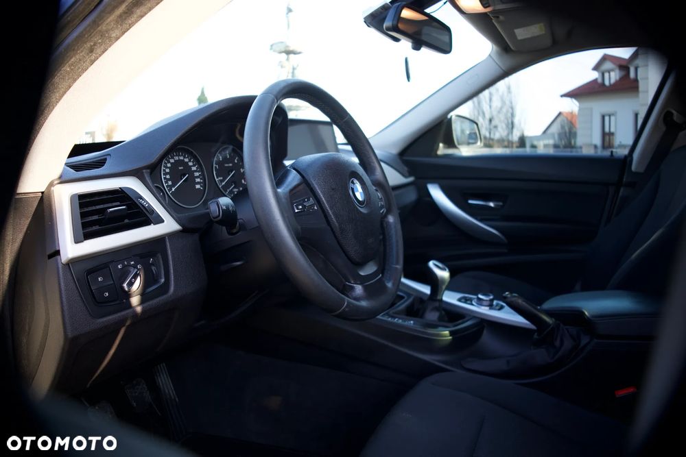 BMW 3GT 318d - 16