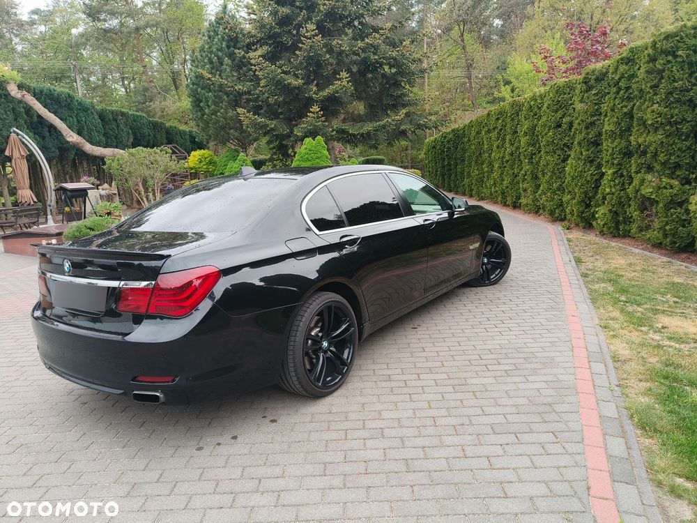 BMW Seria 7 740i L - 3