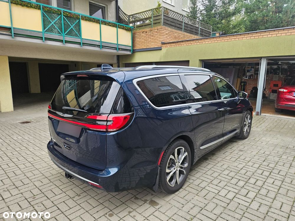 Chrysler Pacifica - 5