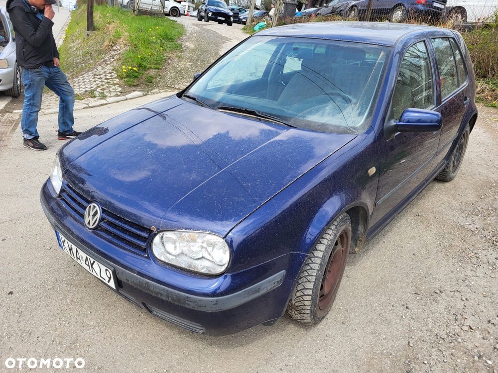 Volkswagen Golf - 4