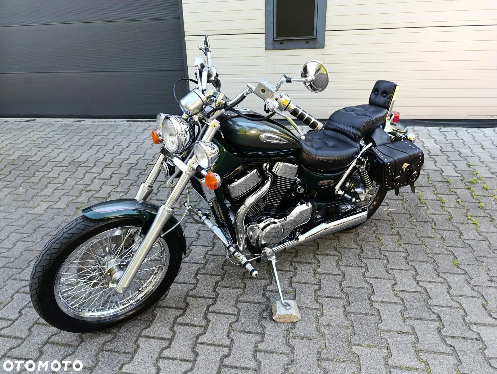 Suzuki Intruder - 13