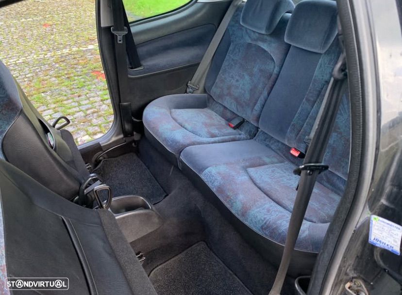 Peugeot 206 1.1 XR - 5