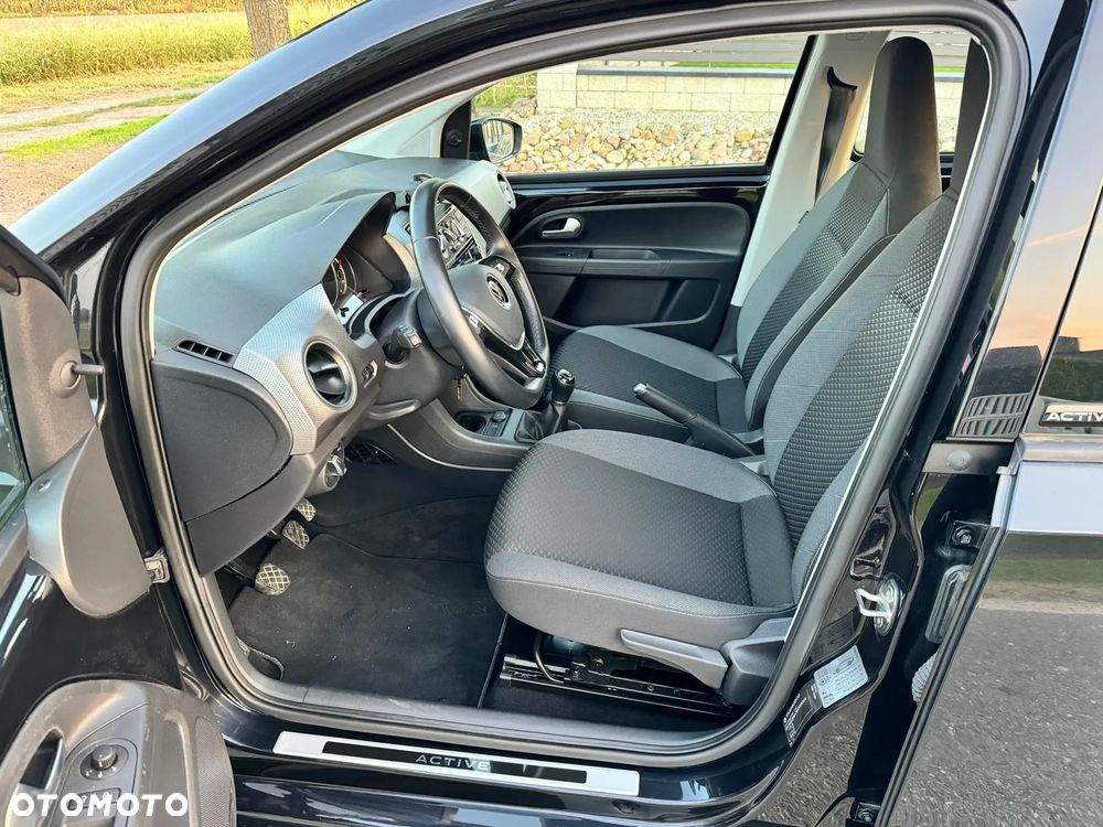 Volkswagen up! 1.0 United - 18