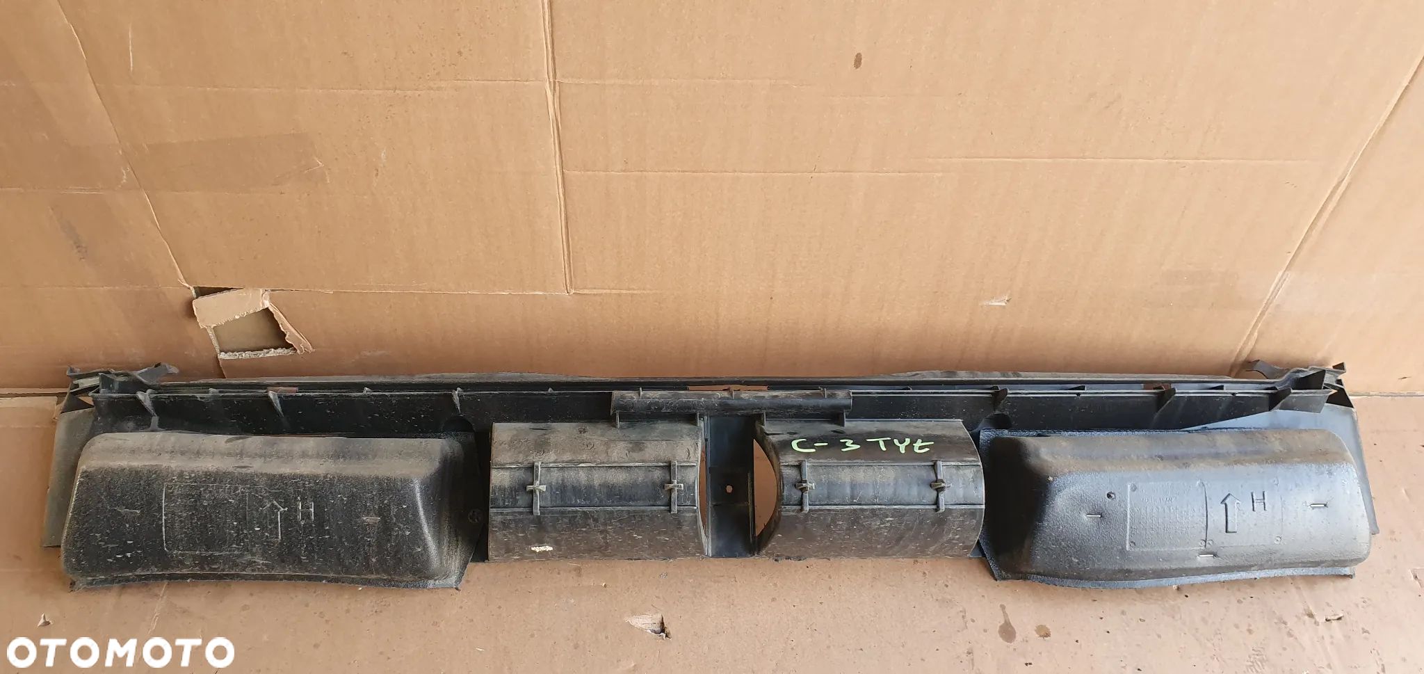 Ślizg zderzaka tył tylny środkowy Citroen C3 9642635377 - 1