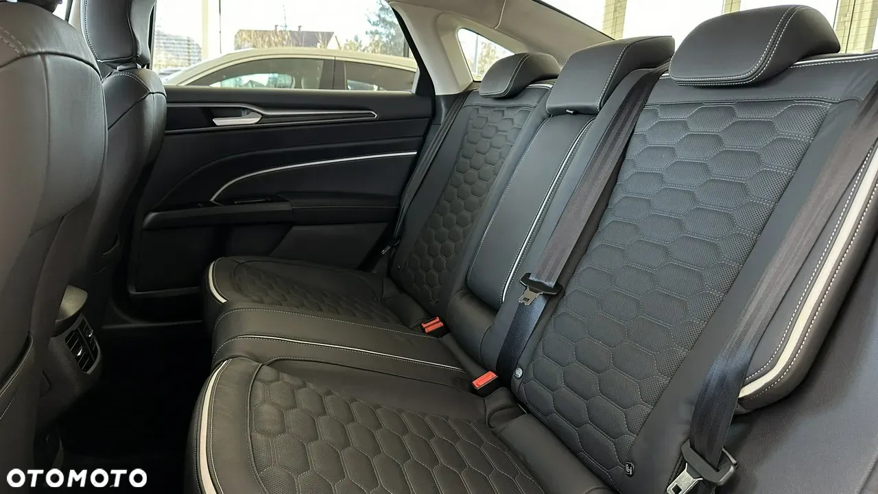Ford Mondeo 2.0 Hybrid Titanium - 4