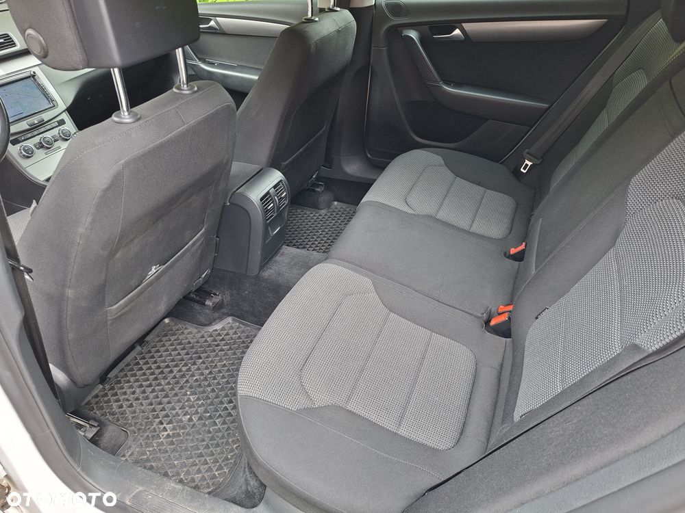 Volkswagen Passat 2.0 TDI Comfortline - 15