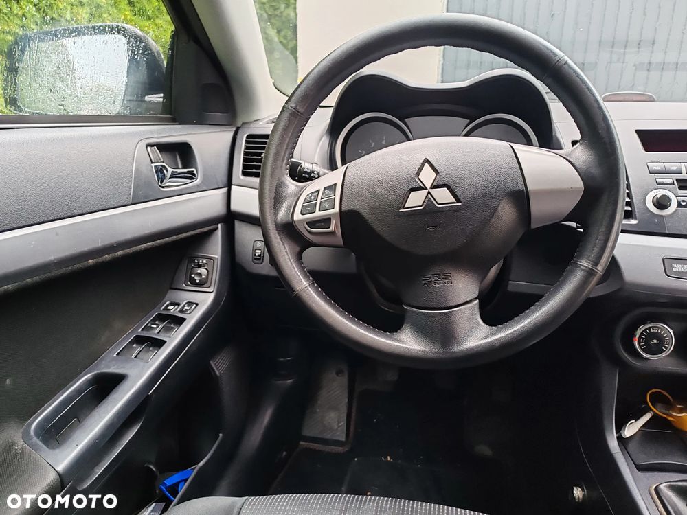 Mitsubishi Lancer 1.6 Intense - 23