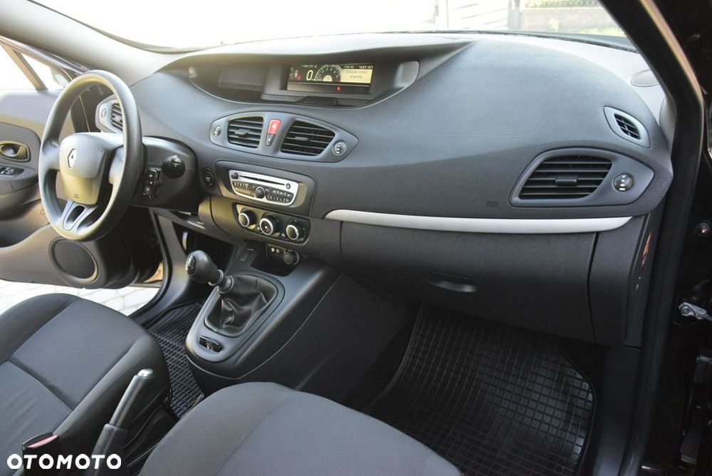 Renault Scenic 1.6 16V 110 Expression - 33