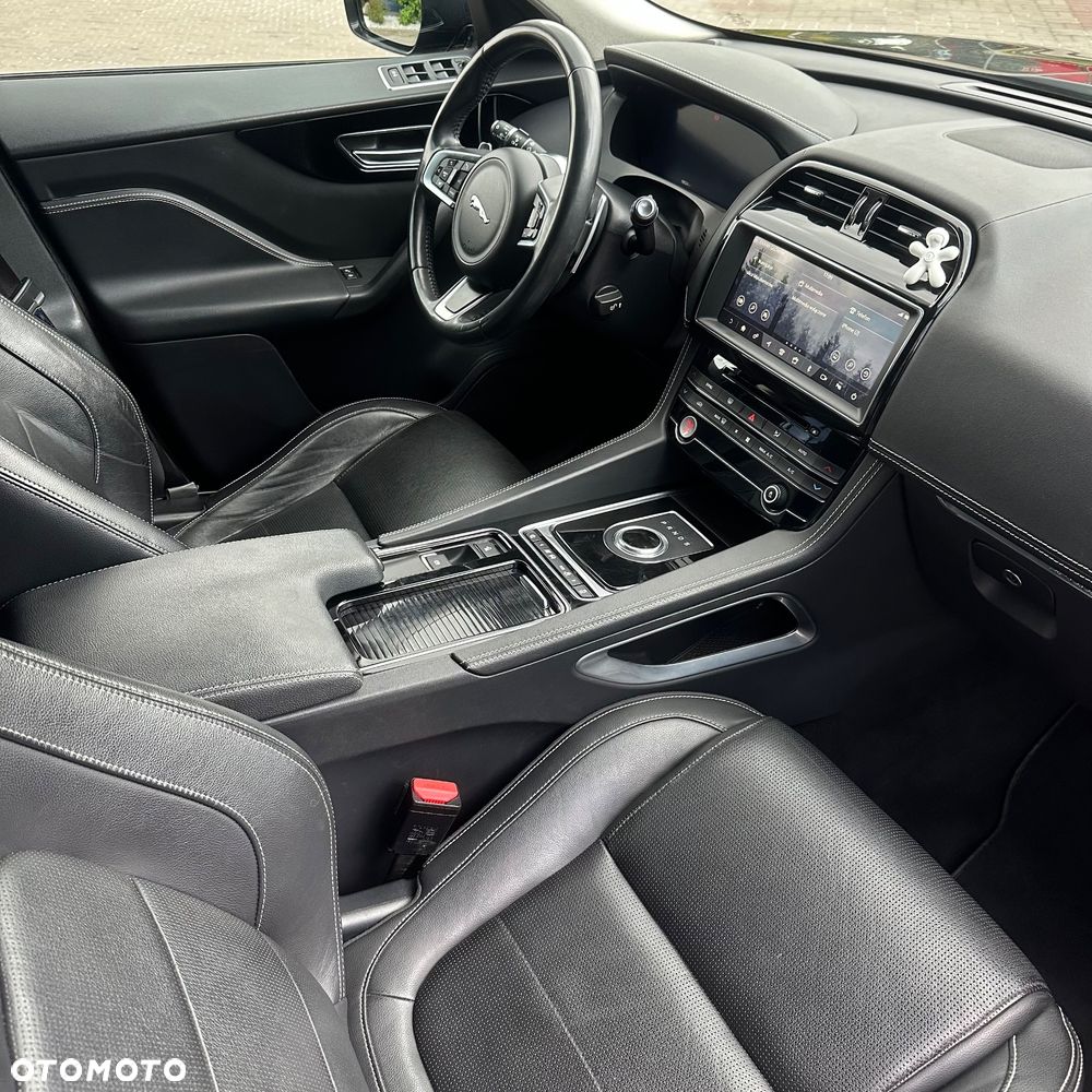 Jaguar F-Pace 2.0 i4D AWD Chequered Flag - 25