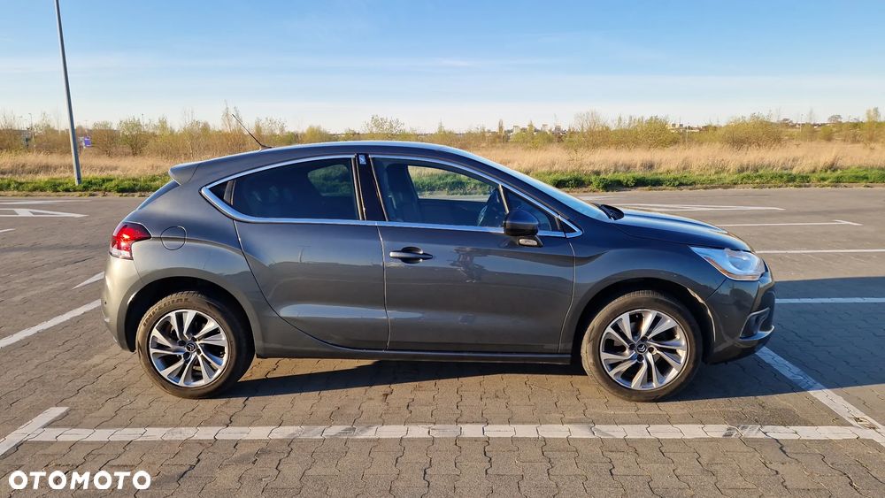 Citroën DS4 e-HDi 115 ETG6 SoChic - 4