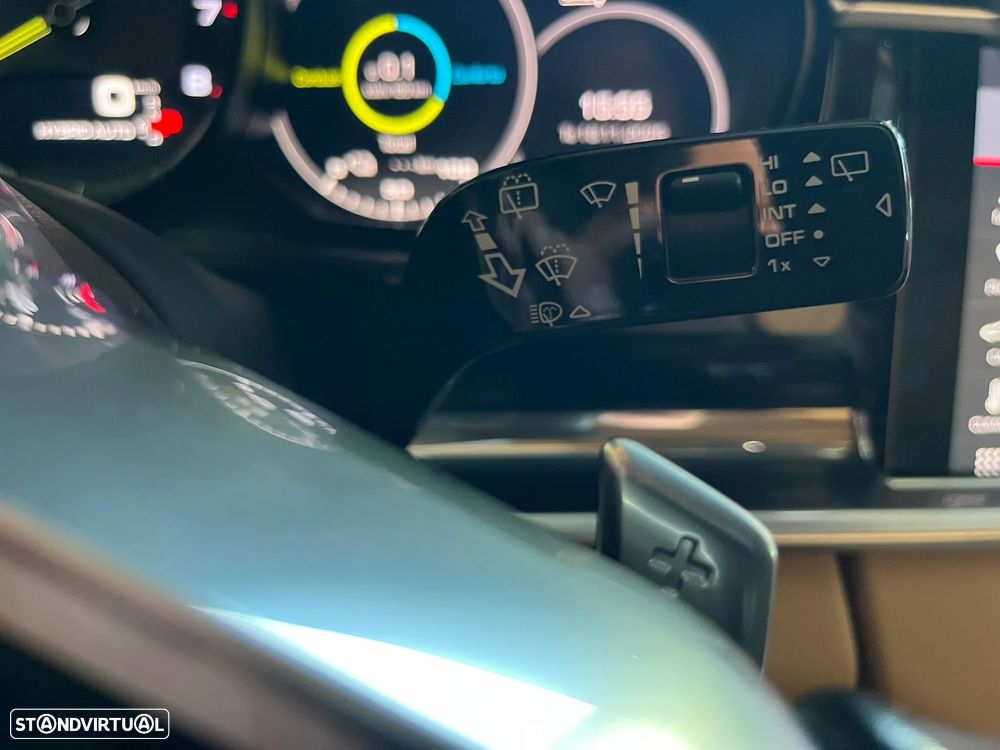 Porsche Panamera Sport Turismo 4 E-Hybrid Edition 10 Anos - 26