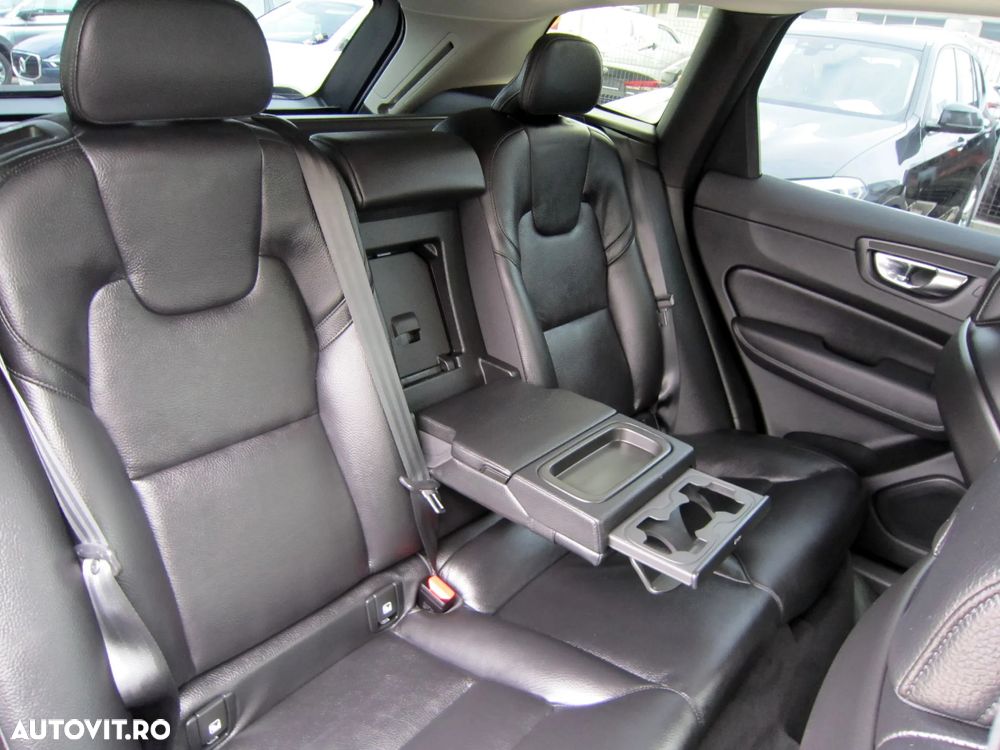 Volvo XC 60 B4 D Geartronic Momentum Pro - 19