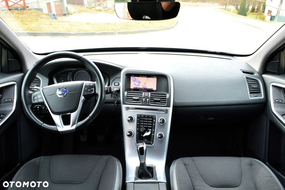 Volvo XC 60 D3 Momentum - 8