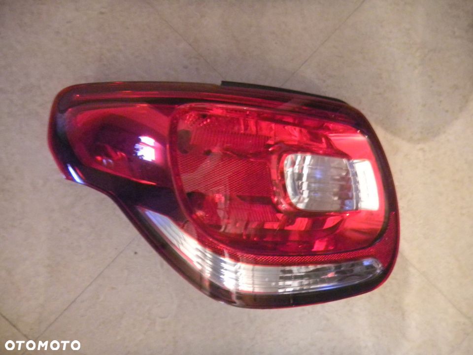 LAMPA TYLNA CITROEN DS3 LEWA