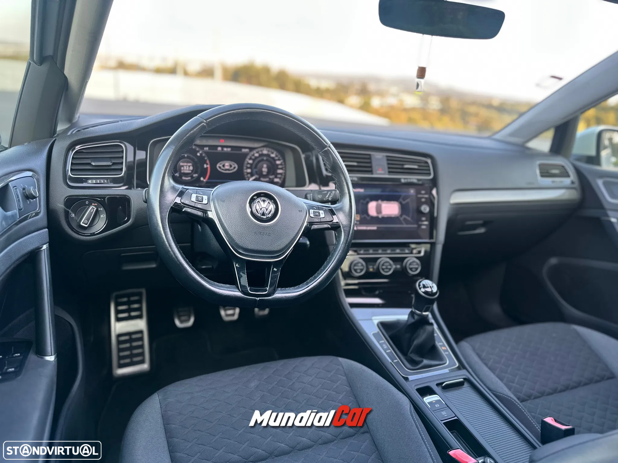 VW Golf 1.6 TDI R-Line - 10