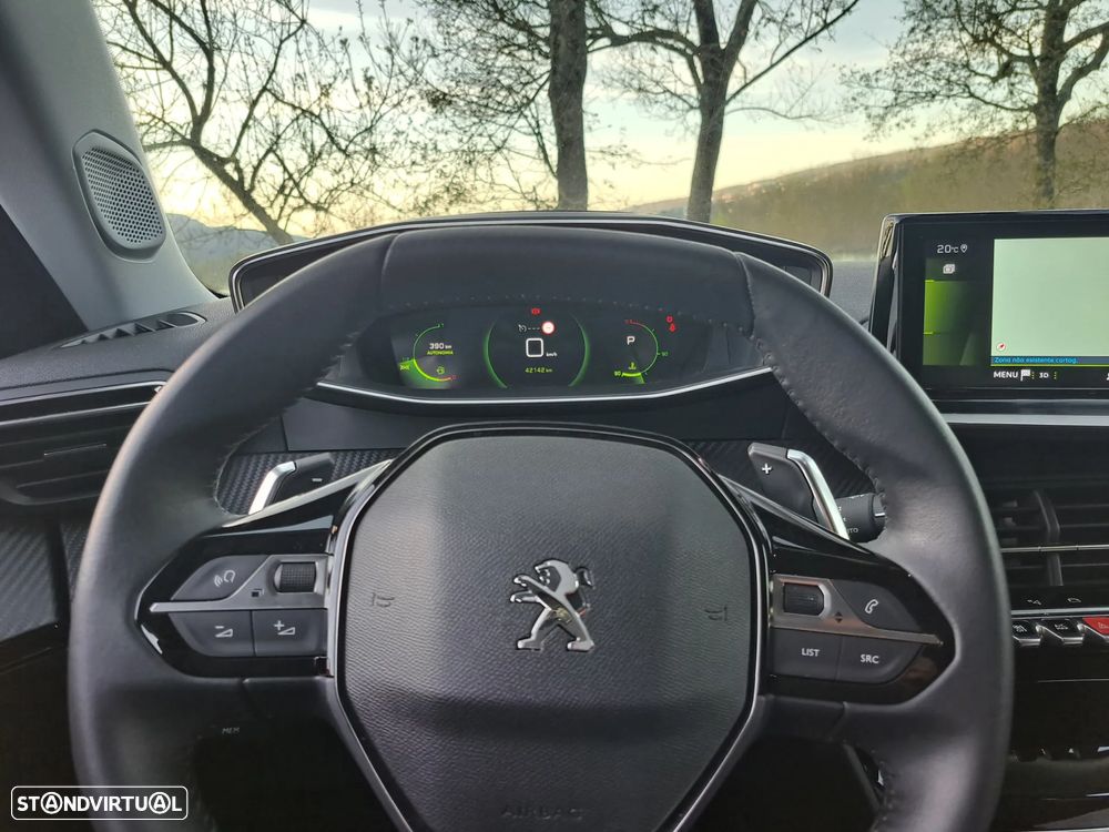 Peugeot 2008 1.5 BlueHDi Allure Pack EAT8 - 18