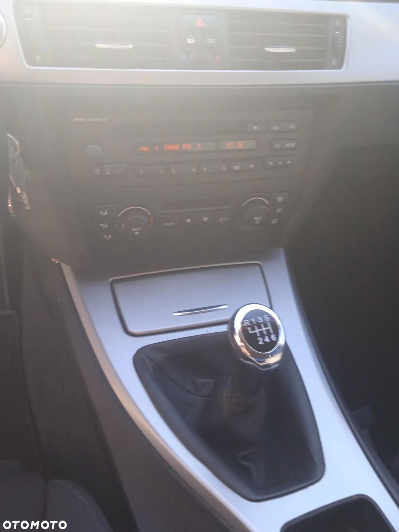 BMW Seria 3 318i - 9