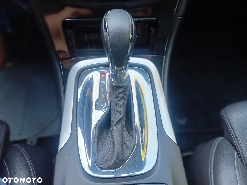 Opel Insignia 2.0 T Cosmo 4x4 - 17