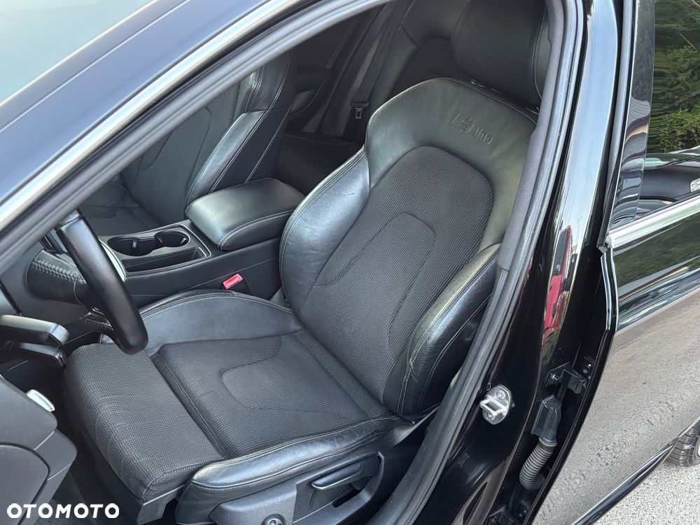 Audi A4 Avant 2.0 TDI quattro sport - 22