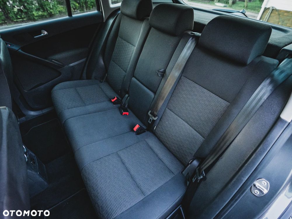 Volkswagen Tiguan 2.0 TDI DPF BlueMotion Technology Lounge Sport & Style - 25