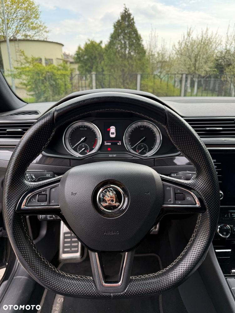 Skoda Superb 2.0 TDI Sportline DSG - 9
