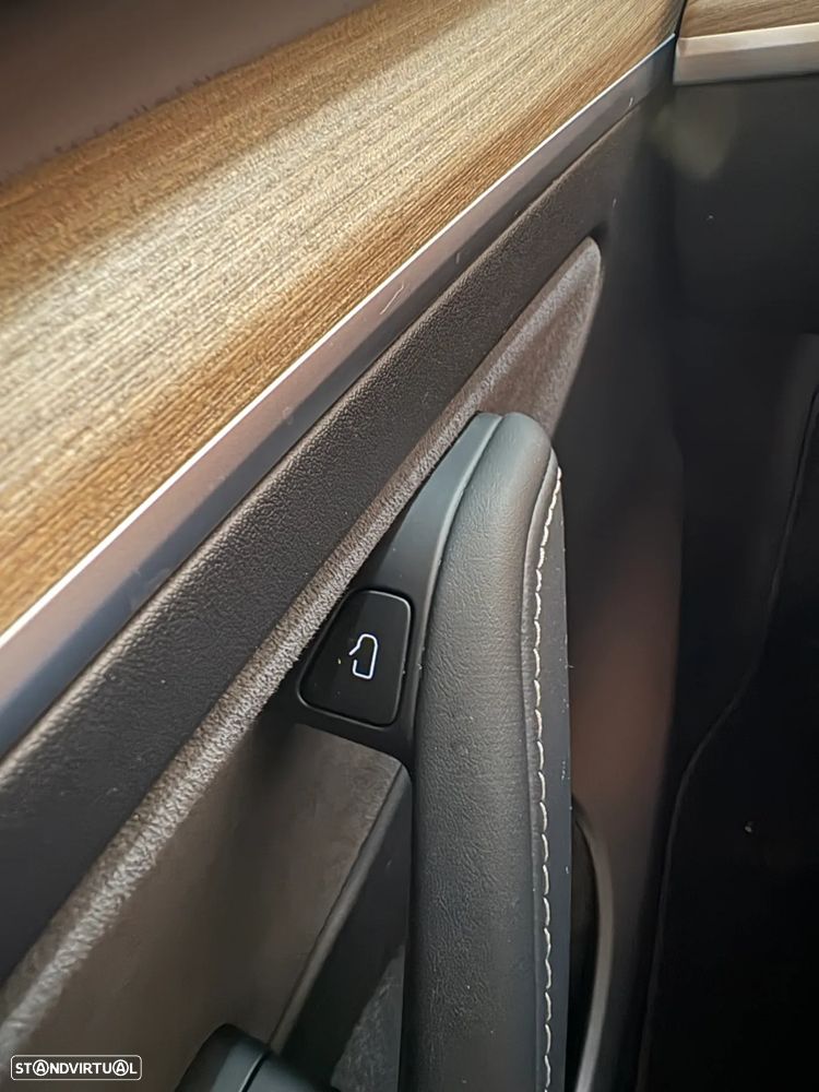 Tesla Model Y RWD - 19