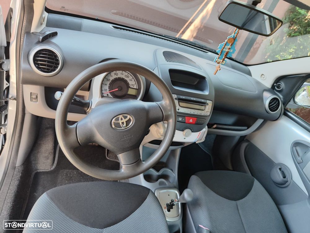 Toyota Aygo - 10