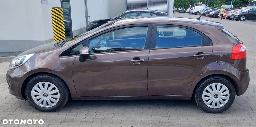 Kia Rio 1.2 Attract - 12