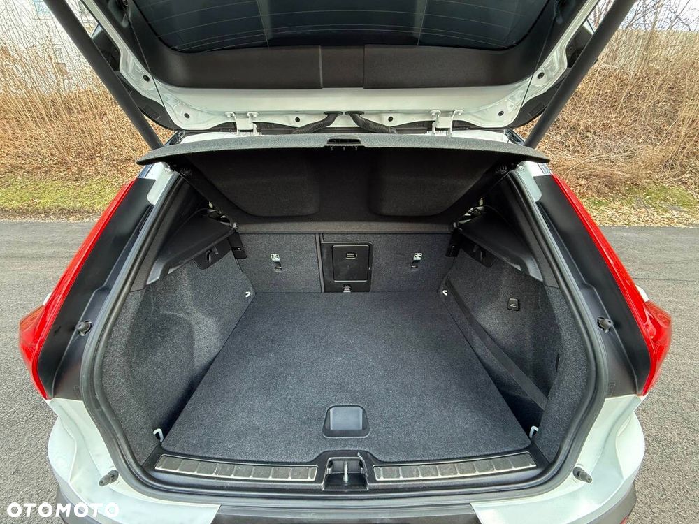 Volvo XC 40 T5 AWD R-Design - 16