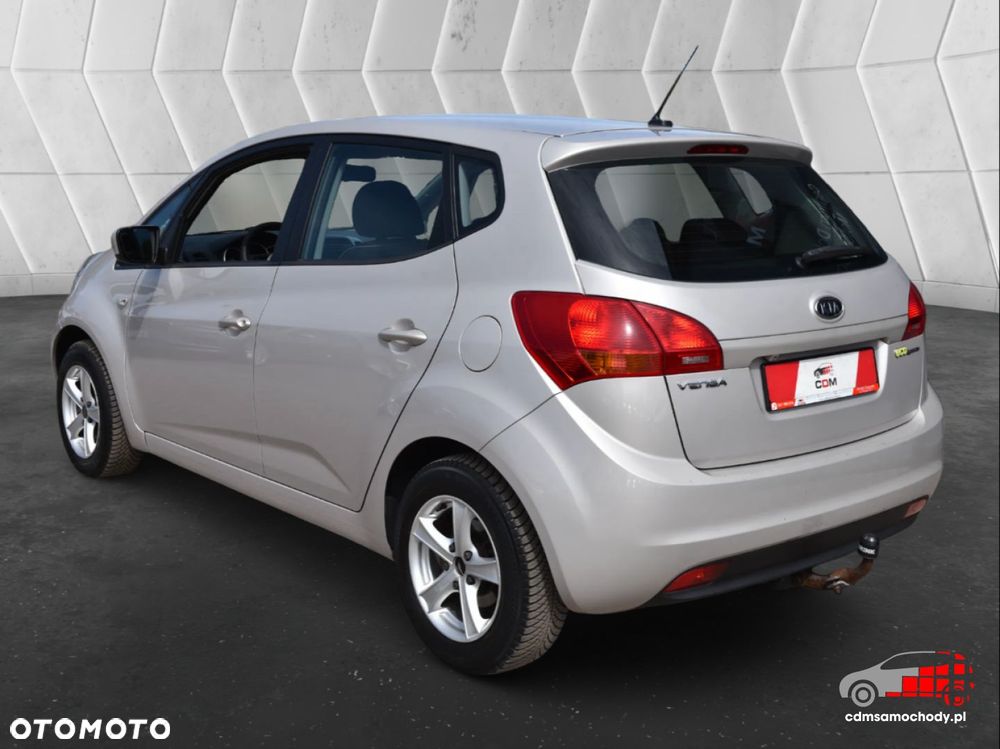 Kia Venga - 8