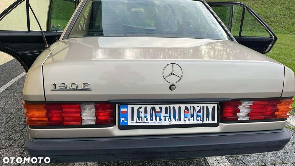 Mercedes-Benz W201 (190) - 2