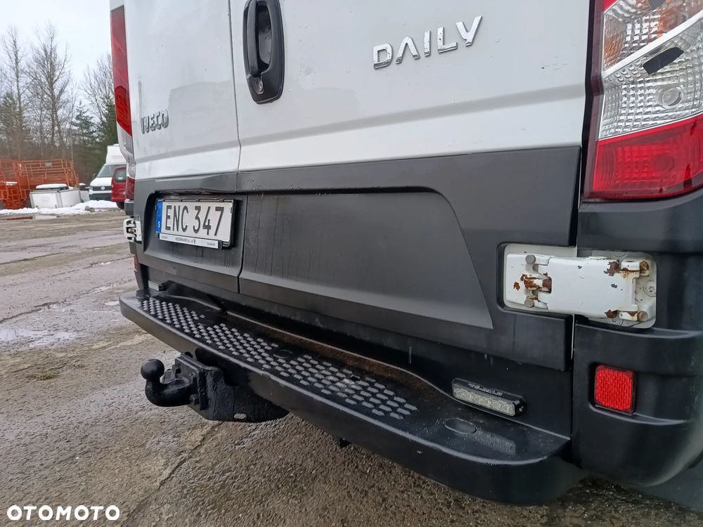 Iveco DAILY 35s13 L2H2 2.3 diesel 126kM, HAK(uciąg 3.5t) OPONY ZIMOWE BDB STAN, OGINALNY NISKI PRZEBIEG! Gotowy do pracy! - 27