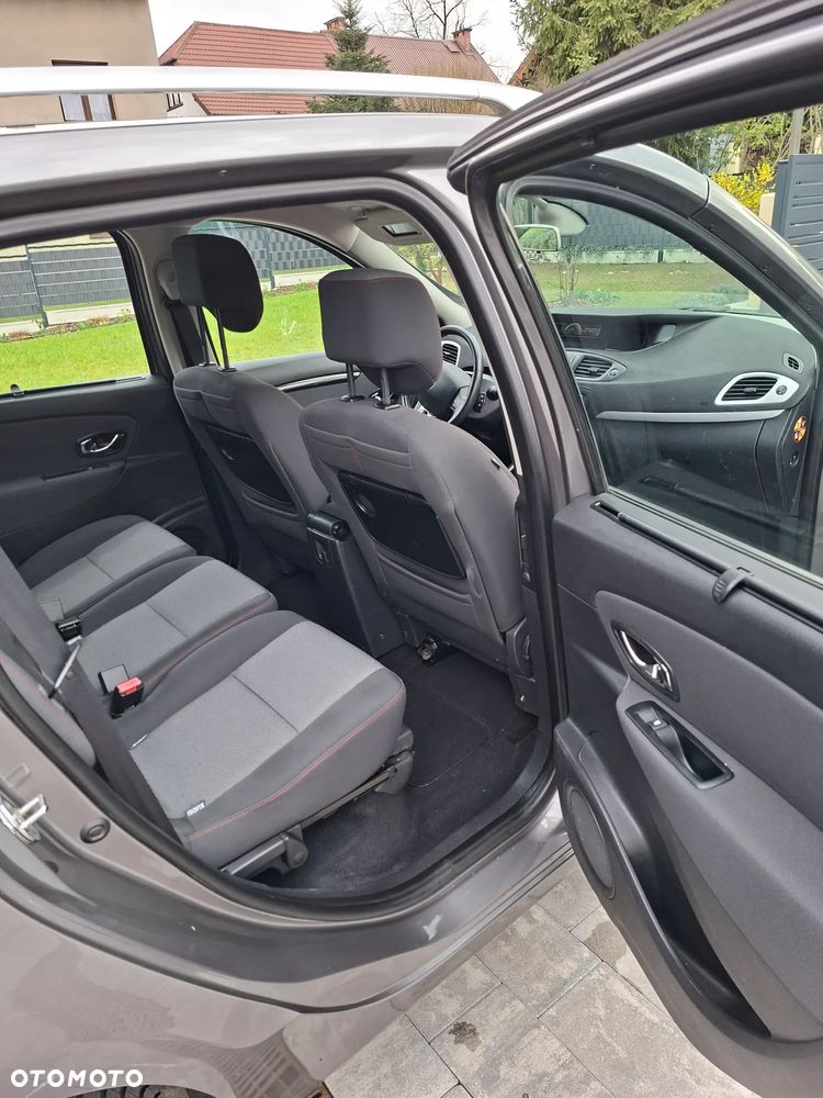 Renault Grand Scenic dCi 110 EDC Paris - 3