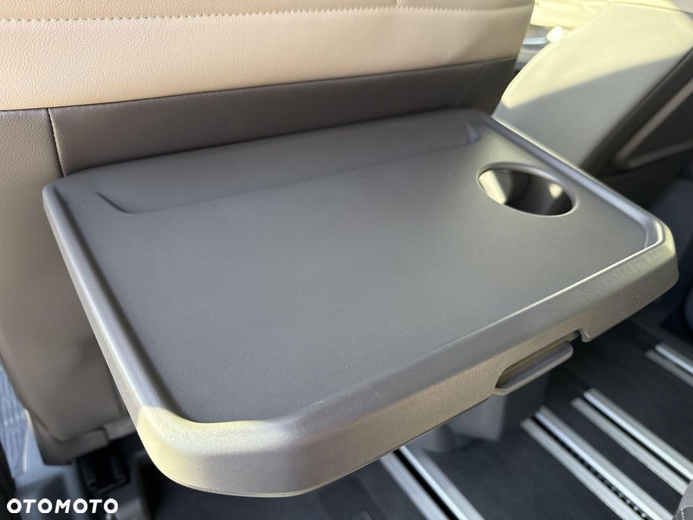 Volkswagen Multivan - 28