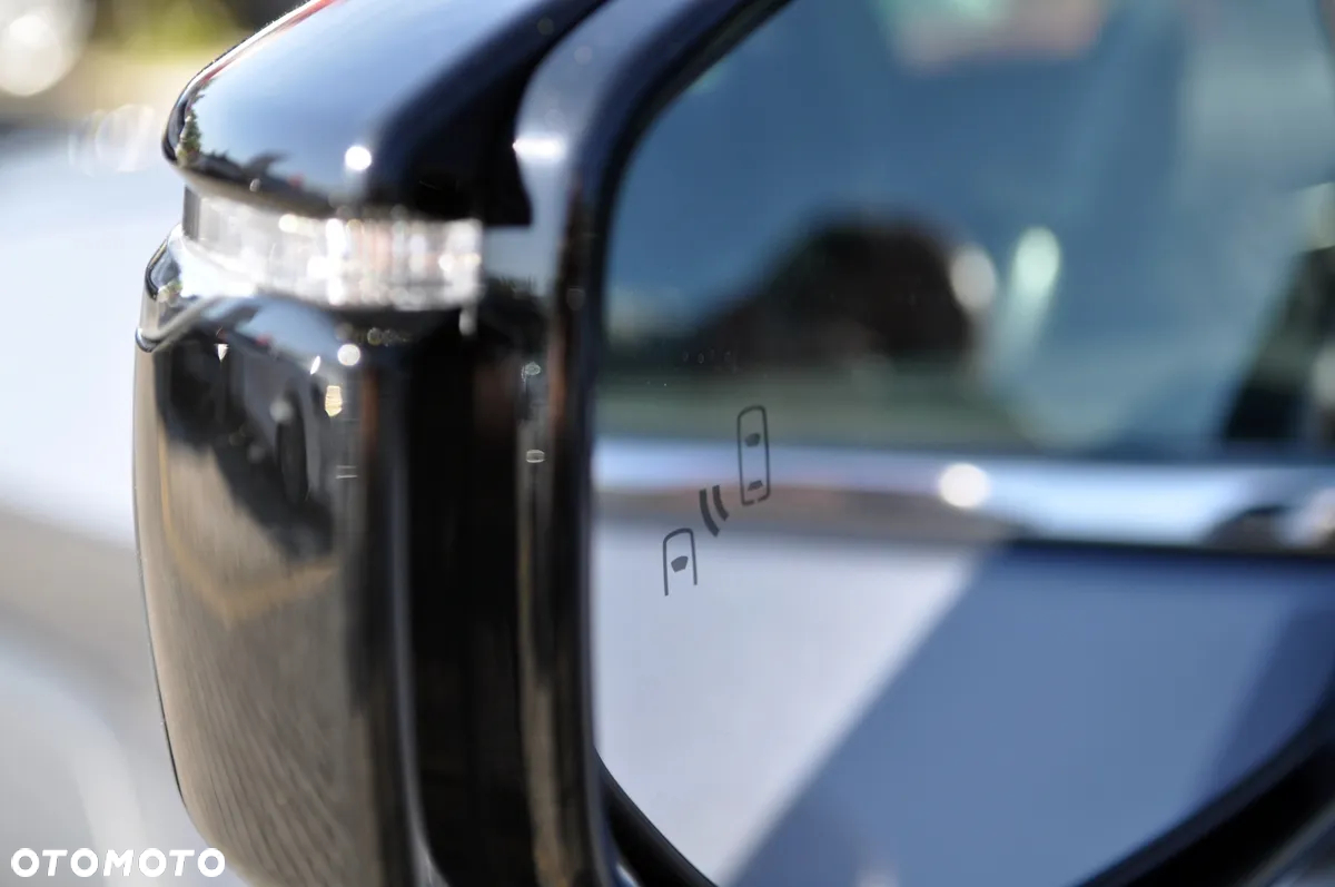Lexus UX 250h GPF F Impression 2WD - 14