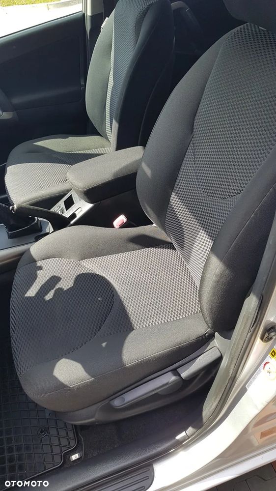 Toyota RAV4 - 27