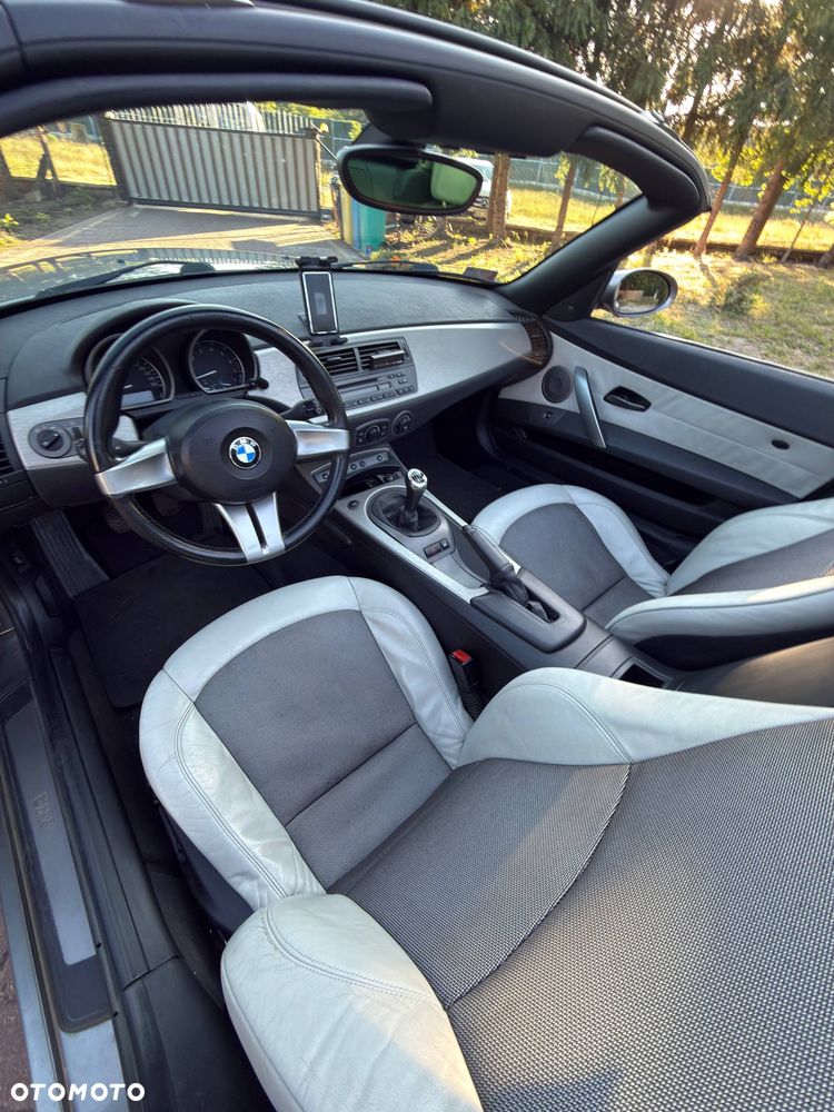 BMW Z4 2.5i - 5
