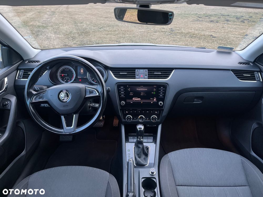 Skoda Octavia Combi 2.0 TDI DSG Style - 9